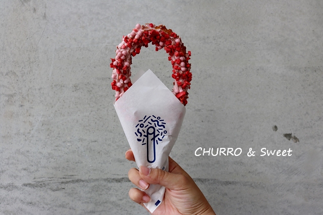 【台南美食】CHURRO & Sweet-粉紅草莓吉拿棒．台南散步甜點推薦 - 奇奇一起玩樂趣