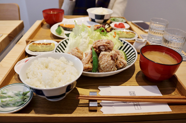 【台南美食】一汁三菜 定食本舖-文化中心旁日式家庭料理．日式定食專賣 - 奇奇一起玩樂趣