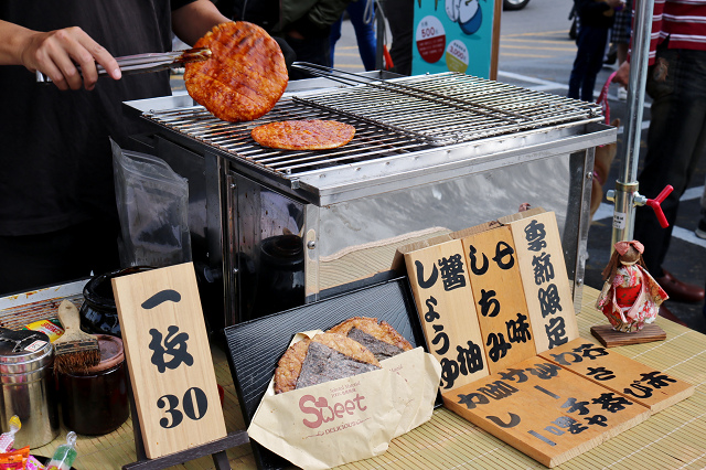 【台南美食】日式手燒仙貝-高雄/台南/屏東 市集出沒小點心 - 奇奇一起玩樂趣