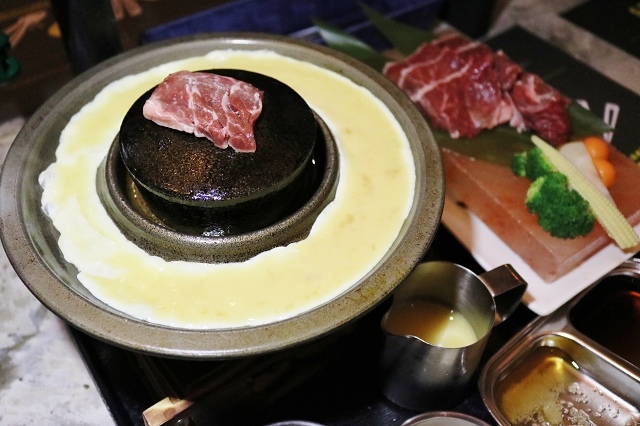 【台南美食】石堂 極和牛石頭燒-個人韓式燒烤 - 奇奇一起玩樂趣