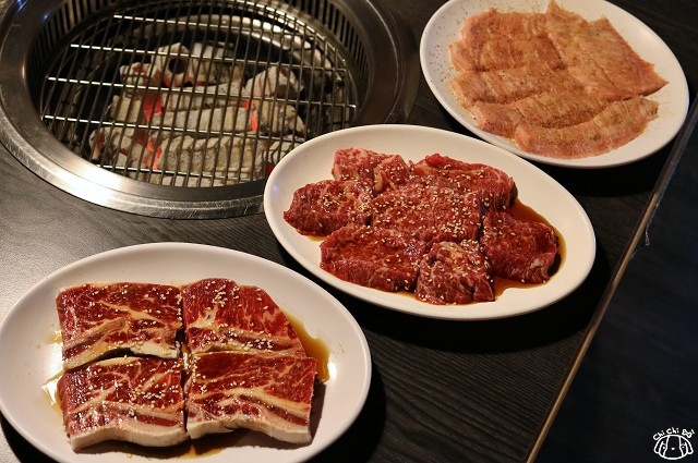 【台北中山．行天宮站】燒肉燒（民生店）-日式炭火燒肉．燒烤推薦 - 奇奇一起玩樂趣
