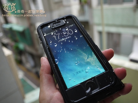 【手機周邊】】iboutique Uncommon iPhone5/5S Safety手機防水保護殼 - 奇奇一起玩樂趣