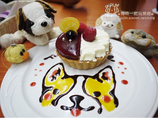 台北 Tutti Cafe圖比咖啡 創意早午餐(敦北店) 可愛的彩繪甜點畫盤 - 奇奇一起玩樂趣