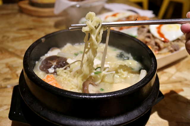 台南｜韓鍋人(永康店) 韓式料理．便當外送 - 奇奇一起玩樂趣