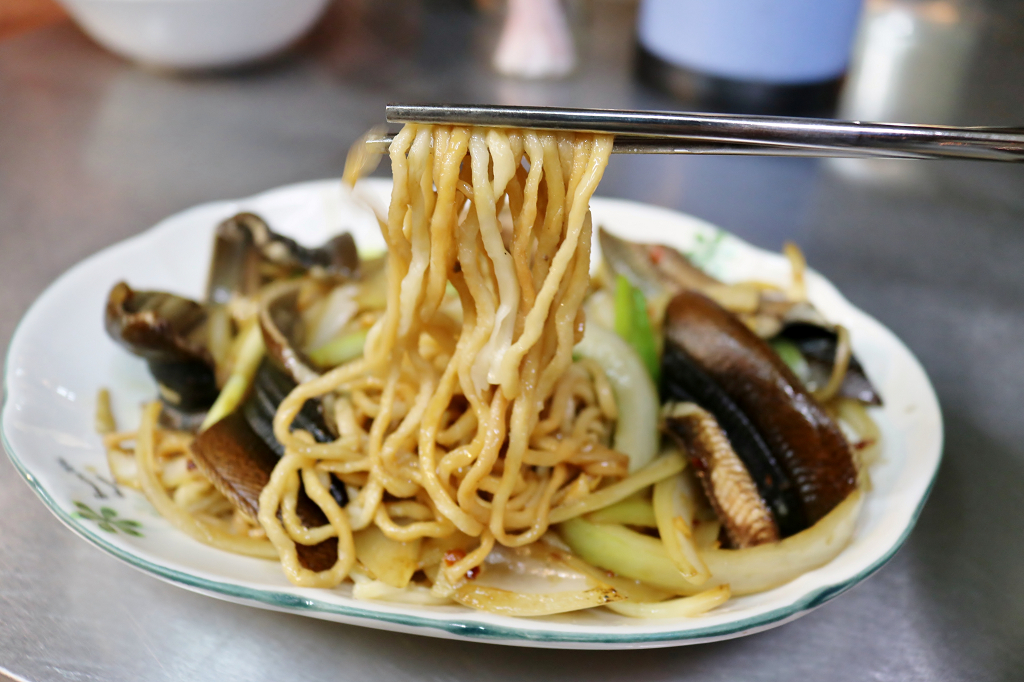 台南｜阿銘鱔魚意麵 台南小吃推薦．比排隊名店更好吃 - 奇奇一起玩樂趣