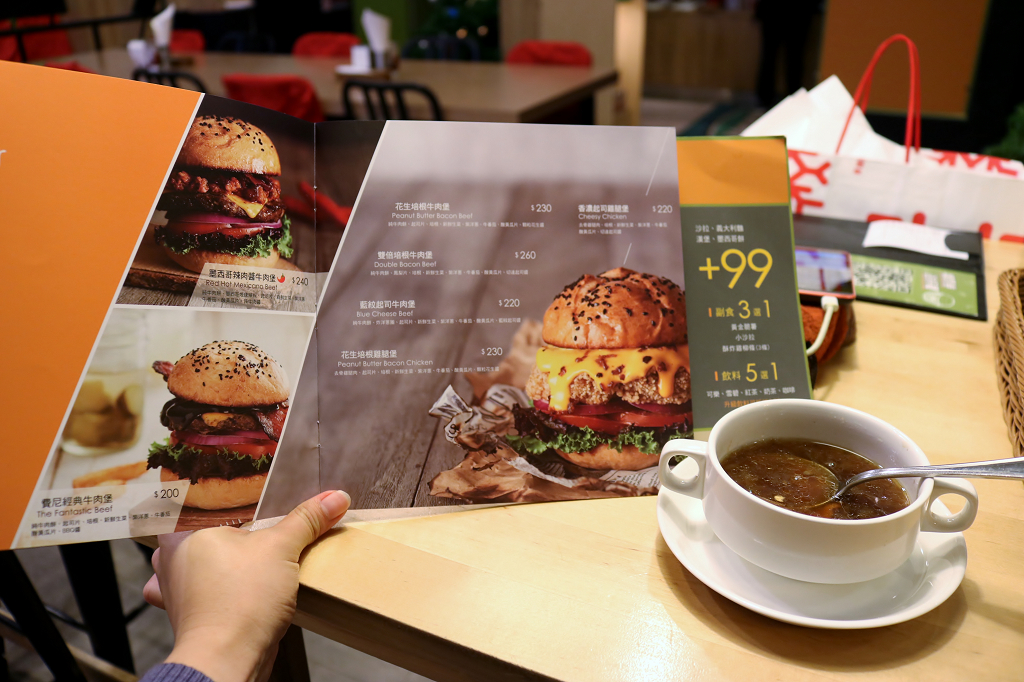 台北｜費尼餐廳歡樂會Fanier(瑞光門市) 內湖美式餐廳．內科美食．牛肉漢堡推薦 - 奇奇一起玩樂趣