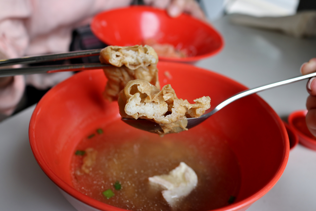 新加坡｜中峇魯釀豆腐 令人驚艷的特色小吃 - 奇奇一起玩樂趣