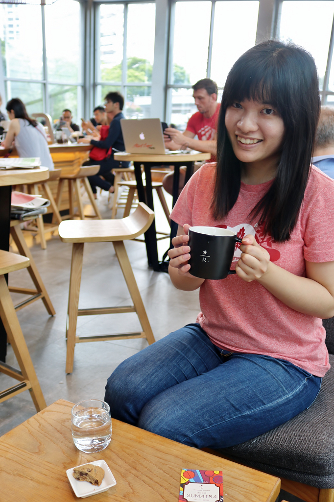 新加坡｜星巴克 Starbucks Coffee(United Square) 24小時營業．手沖單品咖啡 - 奇奇一起玩樂趣