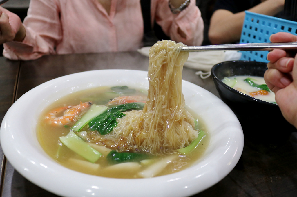 新加坡｜新源記魚頭爐 魚片米粉湯 - 奇奇一起玩樂趣