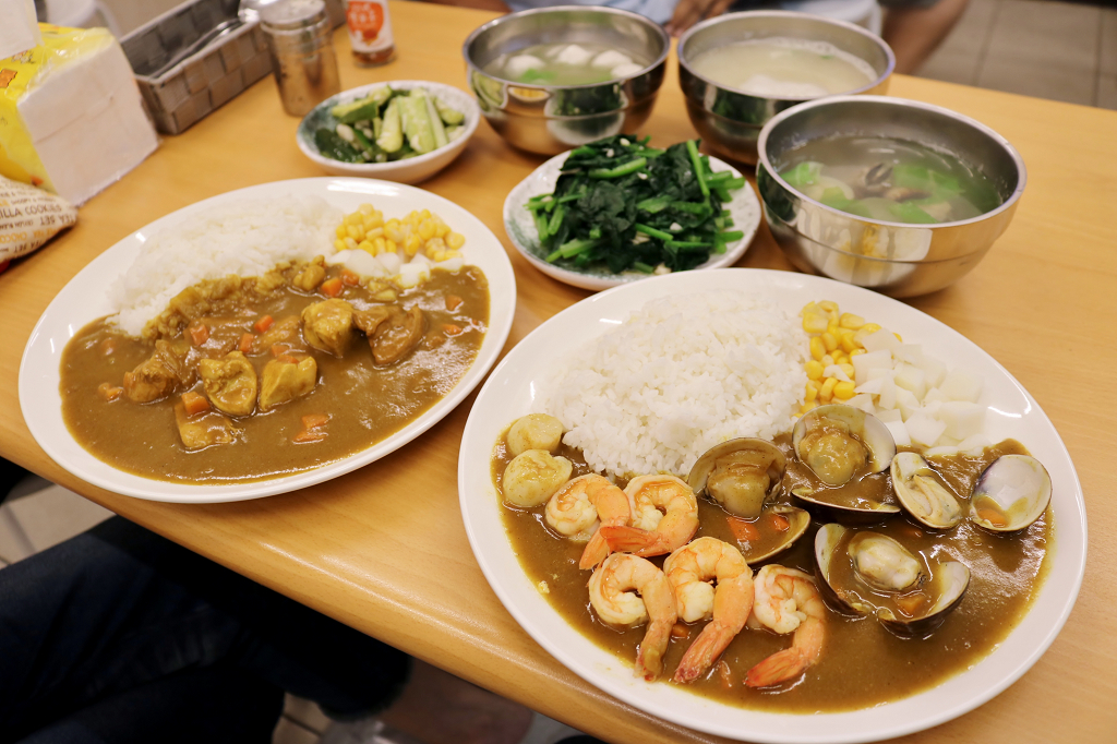 台南｜小德森和洋廚坊 平價瘋海鮮咖哩飯．日式丼飯 - 奇奇一起玩樂趣