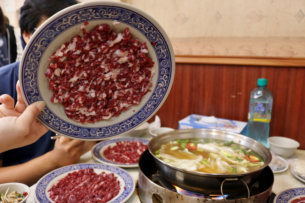 台南｜阿裕牛肉涮涮鍋/牛肉湯 非吃不可台南溫體牛火鍋推薦！ - 奇奇一起玩樂趣