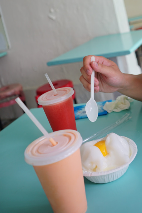 台南｜鹽水 銀鋒冰果室 相親神助攻紅豆月見牛奶冰．隱藏版西瓜檸檬汁 - 奇奇一起玩樂趣