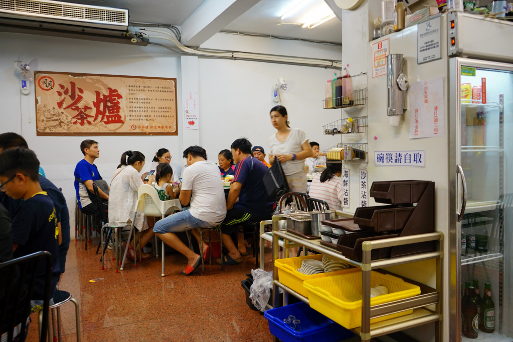 台南｜二月沙茶爐(台南創始店) 台南海鮮塔．痛風鍋 - 奇奇一起玩樂趣
