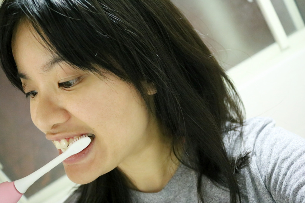 生活｜ANRIEA 艾黎亞 防水智能電動牙刷 美齒粉心機．改善牙齦出血問題！ - 奇奇一起玩樂趣