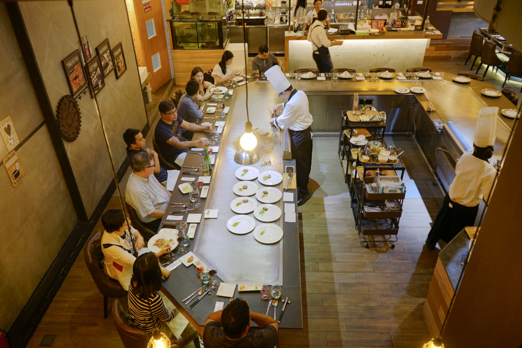 桃園｜君子蘭鐵板料理 藝文特區尾牙春酒聚餐新選擇 - 奇奇一起玩樂趣