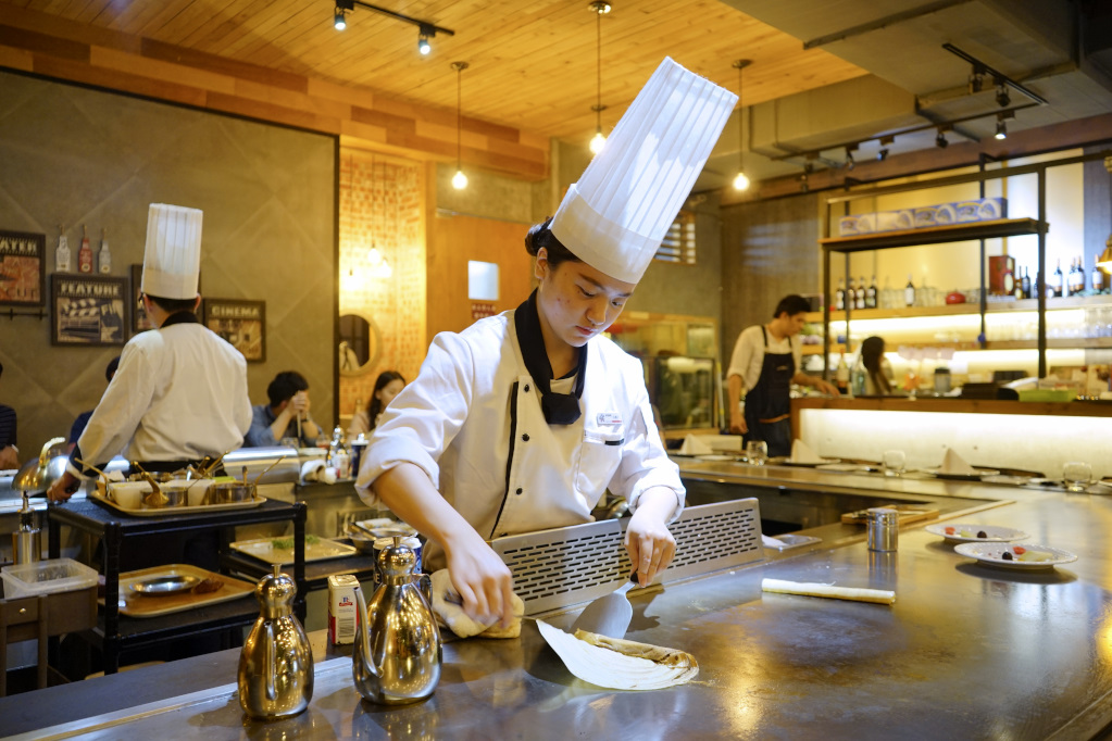 桃園｜君子蘭鐵板料理 藝文特區尾牙春酒聚餐新選擇 - 奇奇一起玩樂趣