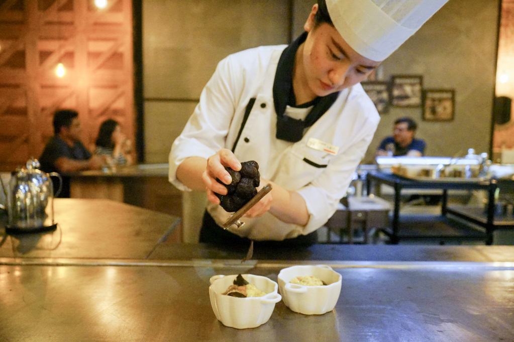 桃園｜君子蘭鐵板料理 藝文特區尾牙春酒聚餐新選擇 - 奇奇一起玩樂趣