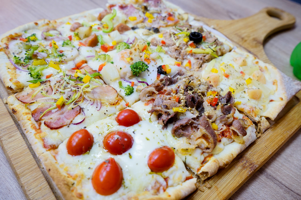 台北｜ipizza愛披薩 浮誇系煙火海大蝦披薩、特色九宮格披薩 - 奇奇一起玩樂趣