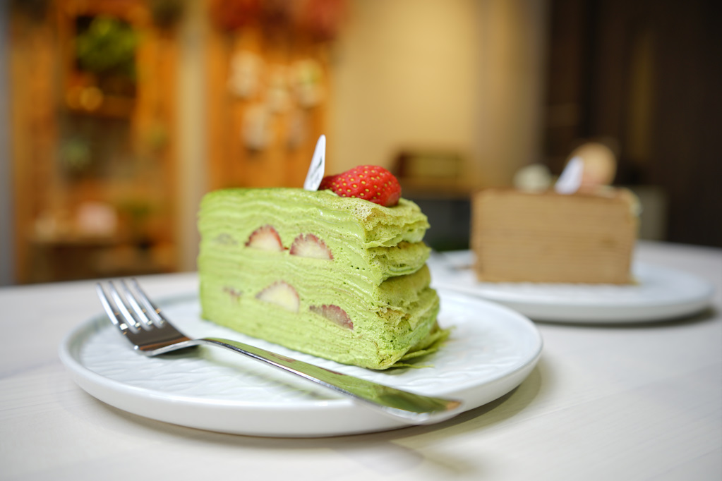 台南｜濃特慢 手作千層蛋糕 超限量貝禮詩草莓奶酒巧克力千層蛋糕 - 奇奇一起玩樂趣