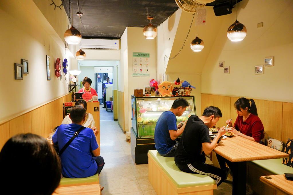 台北｜晴天廚房 中正紀念堂旁平價簡餐 日式定食、咖哩、丼飯 - 奇奇一起玩樂趣