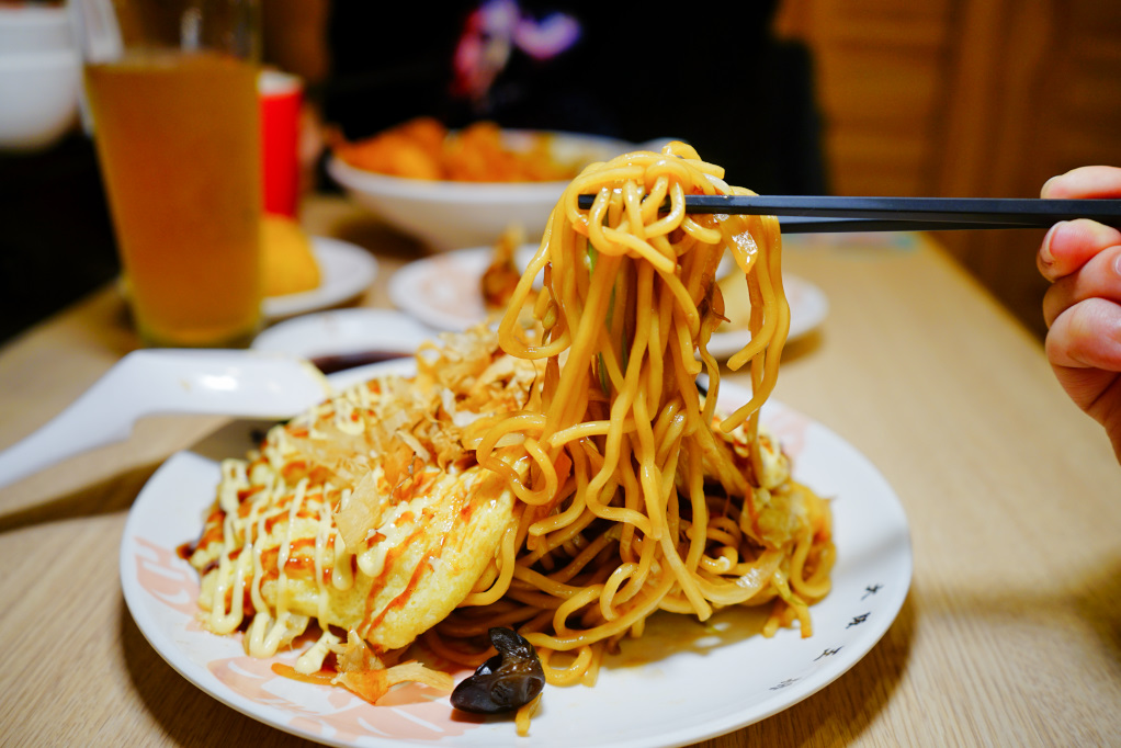 美食｜新北日式美食 大阪王將 日式燒餃子、道頓崛燒炒麵、咖哩天津飯 樹林秀泰美食推薦！ - 奇奇一起玩樂趣