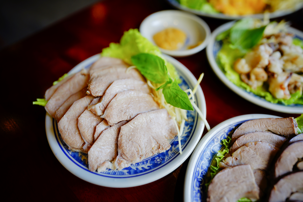 美食｜桃園平鎮 辛梅小吃店 阿嬤的味道 古早味客家老麵店，實實在在一碗麵 平鎮小吃推薦！ - 奇奇一起玩樂趣