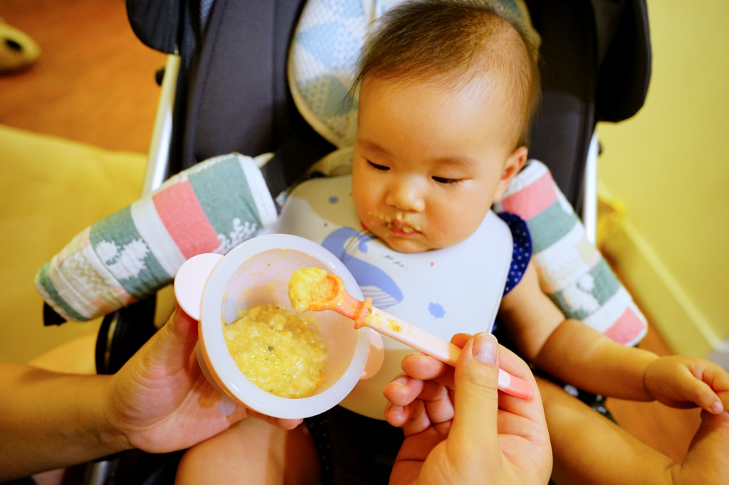 育兒分享｜郭老師寶寶米餅、嬰兒副食品(常溫粥) 台灣米餅無添加推薦！爸媽安心寶寶開心~ - 奇奇一起玩樂趣