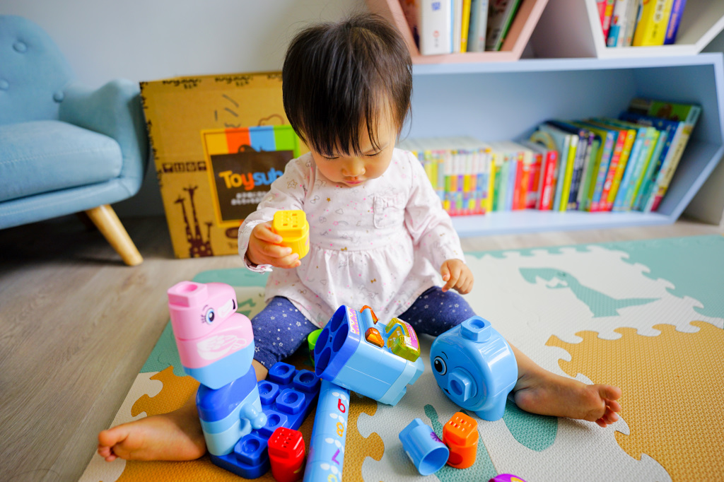 育兒分享｜幼兒玩具推薦！TOYSUB童益趣玩具出租(學齡前玩具、益智玩具推薦) 給寶寶更多元的玩具選擇，用租的比買的更划算～ - 奇奇一起玩樂趣