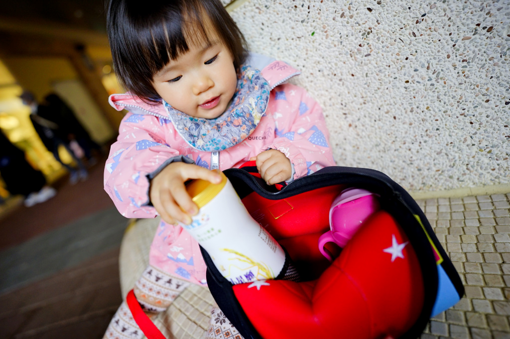 親子育兒｜寶寶防走失包推薦！Dabbawalla美國西雅圖瓦拉包-兒童後背包、防走失後背包 - 奇奇一起玩樂趣