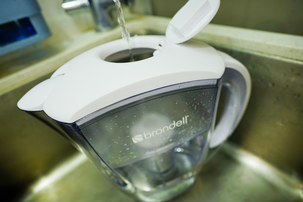 生活用品｜Brondell 美國邦特爾純淨濾水壺 首創4階長效型濾蕊 - 奇奇一起玩樂趣
