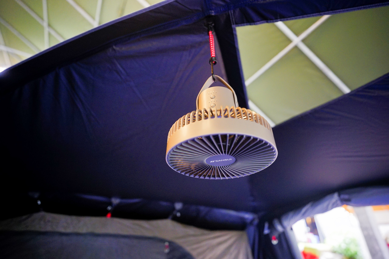 露營用品｜露營用電風扇推薦！SANSUI山水 充電式露營風扇(SHF-W55) 掛立兩用USB風扇 LED照明+遠程遙控+超大電量 - 奇奇一起玩樂趣