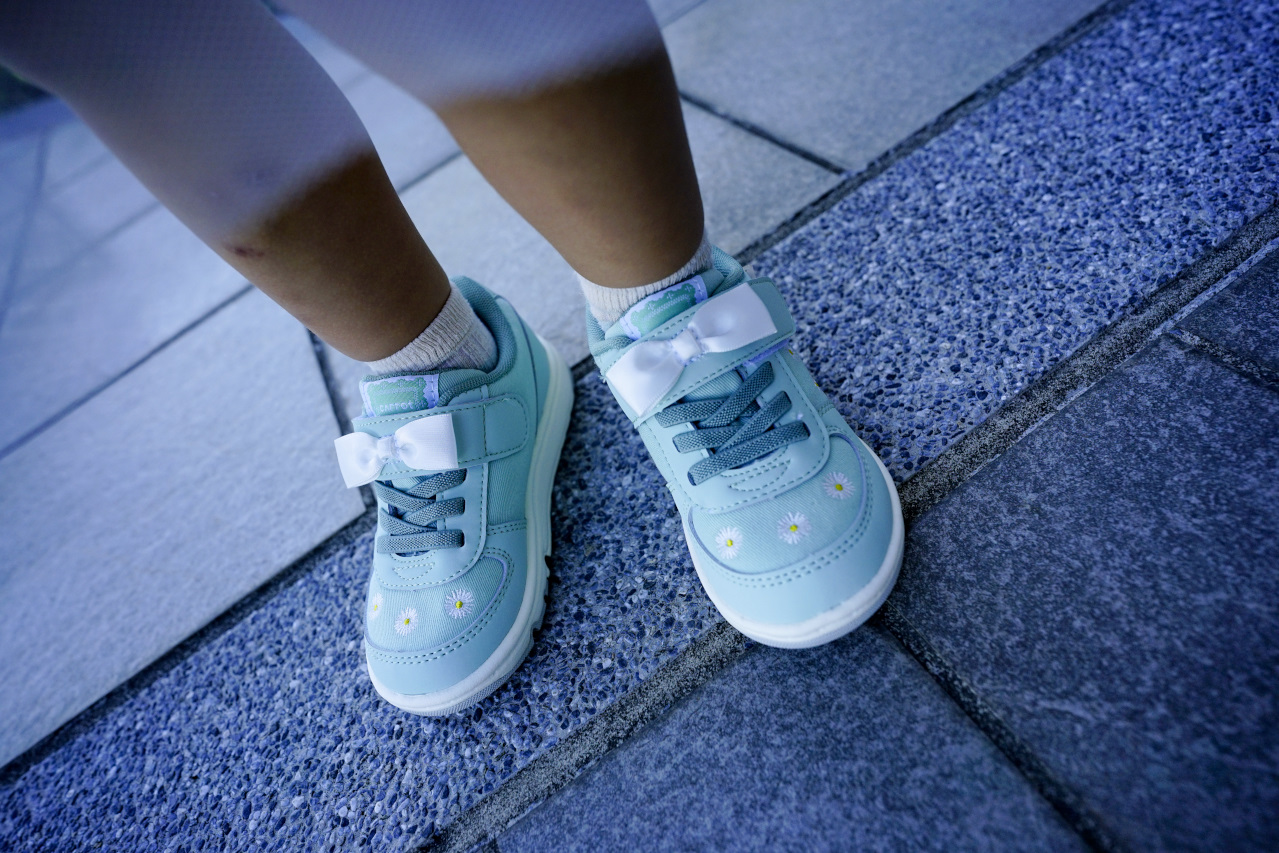 親子育兒｜孩子的第一雙鞋 Moonstar月星童鞋 ITAI ITAI＿痛經女子 最強日韓選物商品社團，日本童鞋品牌推薦！ - 奇奇一起玩樂趣