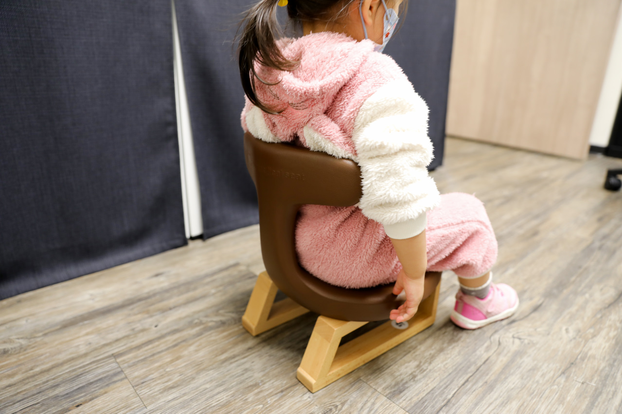座椅｜一張專為久坐工作者設計的椅子 愛悠椅ayur-chair 改善坐姿，減緩因不良坐姿所引起的腰痠背痛！ - 奇奇一起玩樂趣