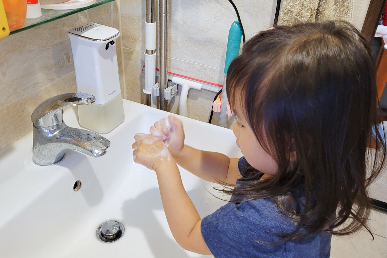 家電｜innogoods 顧顧家 自動感應泡沫給皂機 洗手、洗碗一機搞定，自動感應超方便！ - 奇奇一起玩樂趣