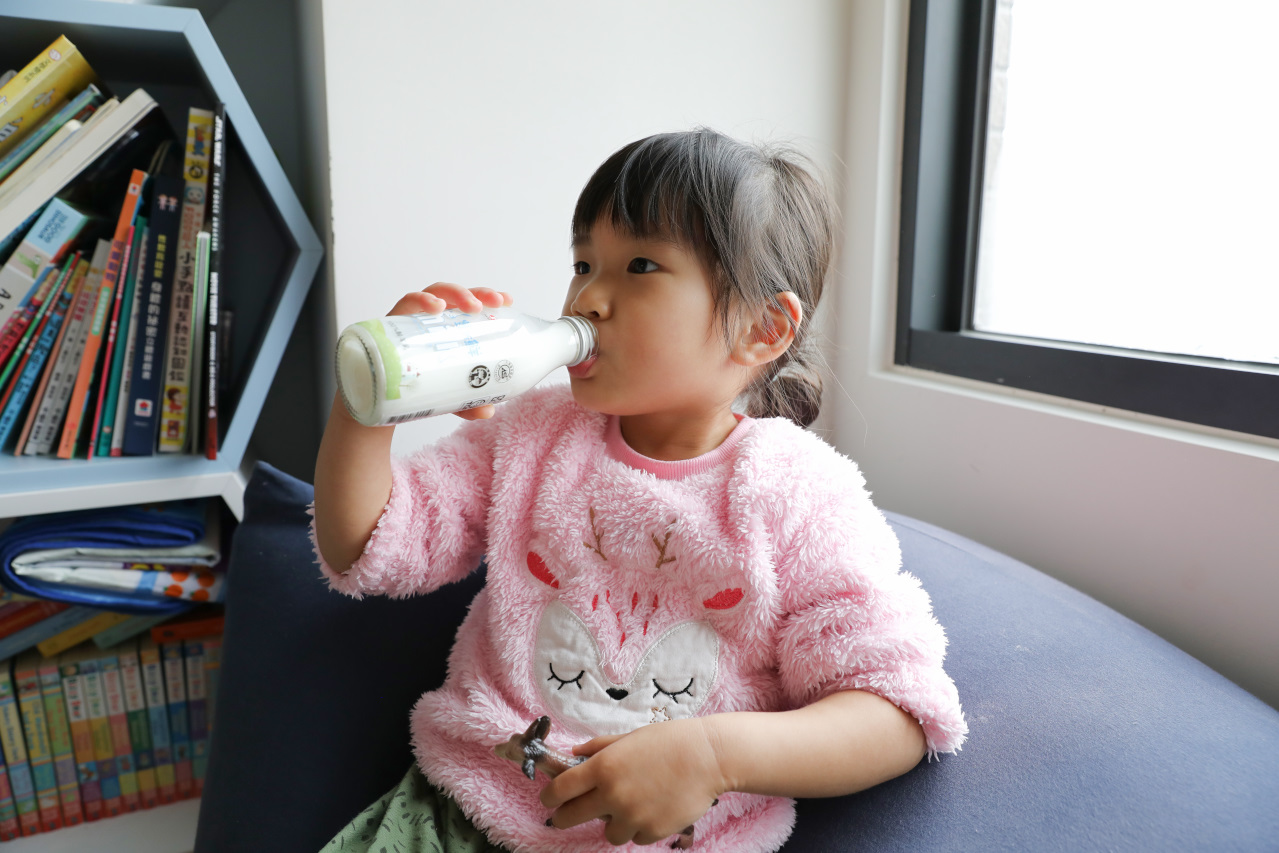 兒童羊奶推薦！豐新鮮羊乳 幼兒羊奶每日配送、營養補充品推薦 - 奇奇一起玩樂趣