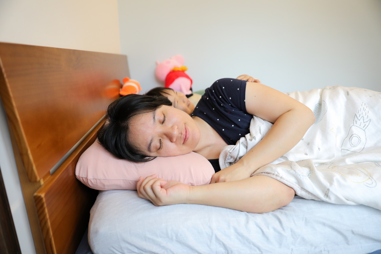 枕好睡舒眠枕頭 人體工學枕頭推薦! 一顆超好睡的元氣蛋白枕枕頭 抗螨.失眠專用 - 奇奇一起玩樂趣