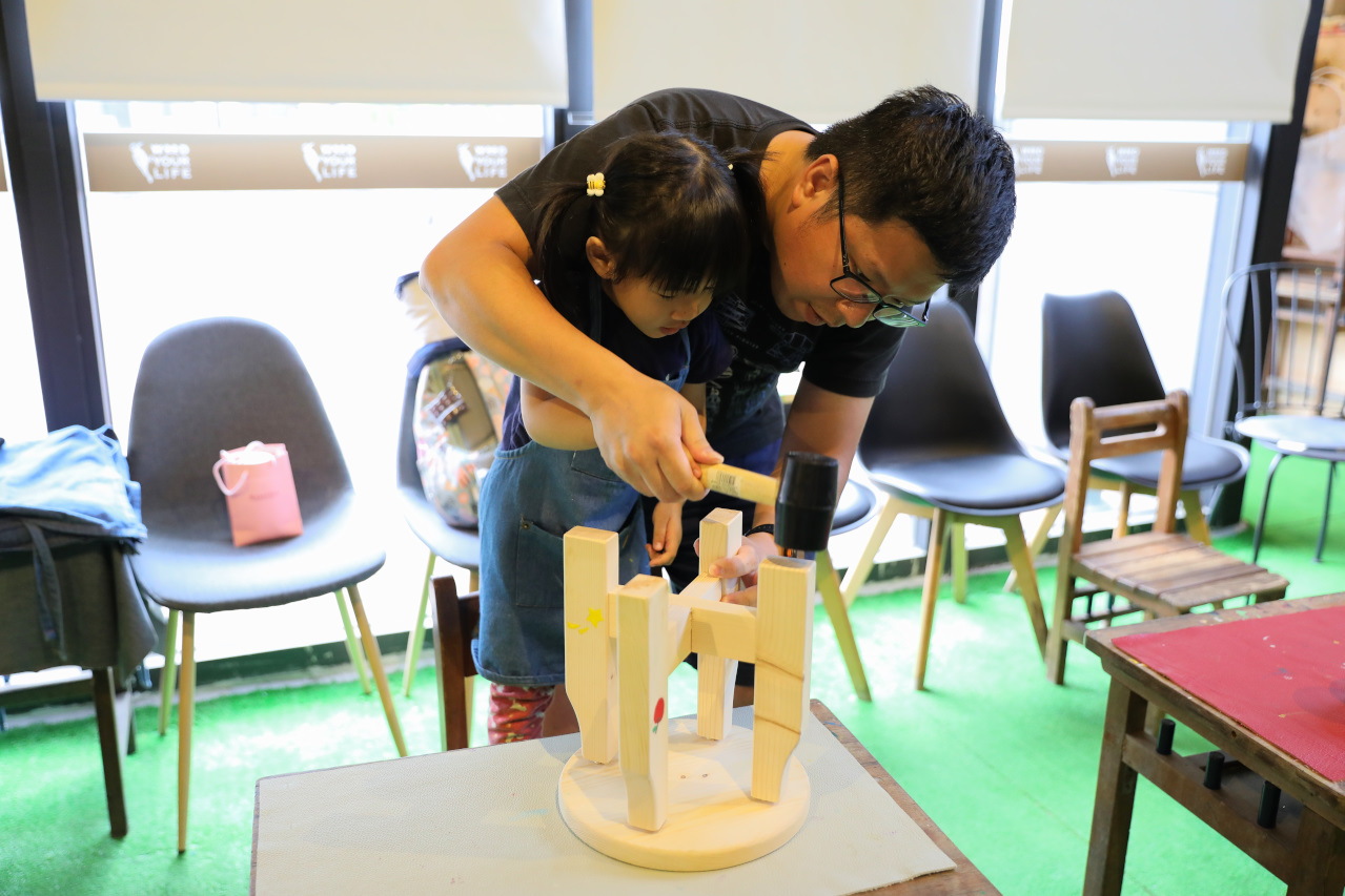 歐德集團-木作森活 林口親子DIY體驗課程推薦! 大人小孩都能來體驗的木作DIY,還有超大的遊戲室唷~ - 奇奇一起玩樂趣