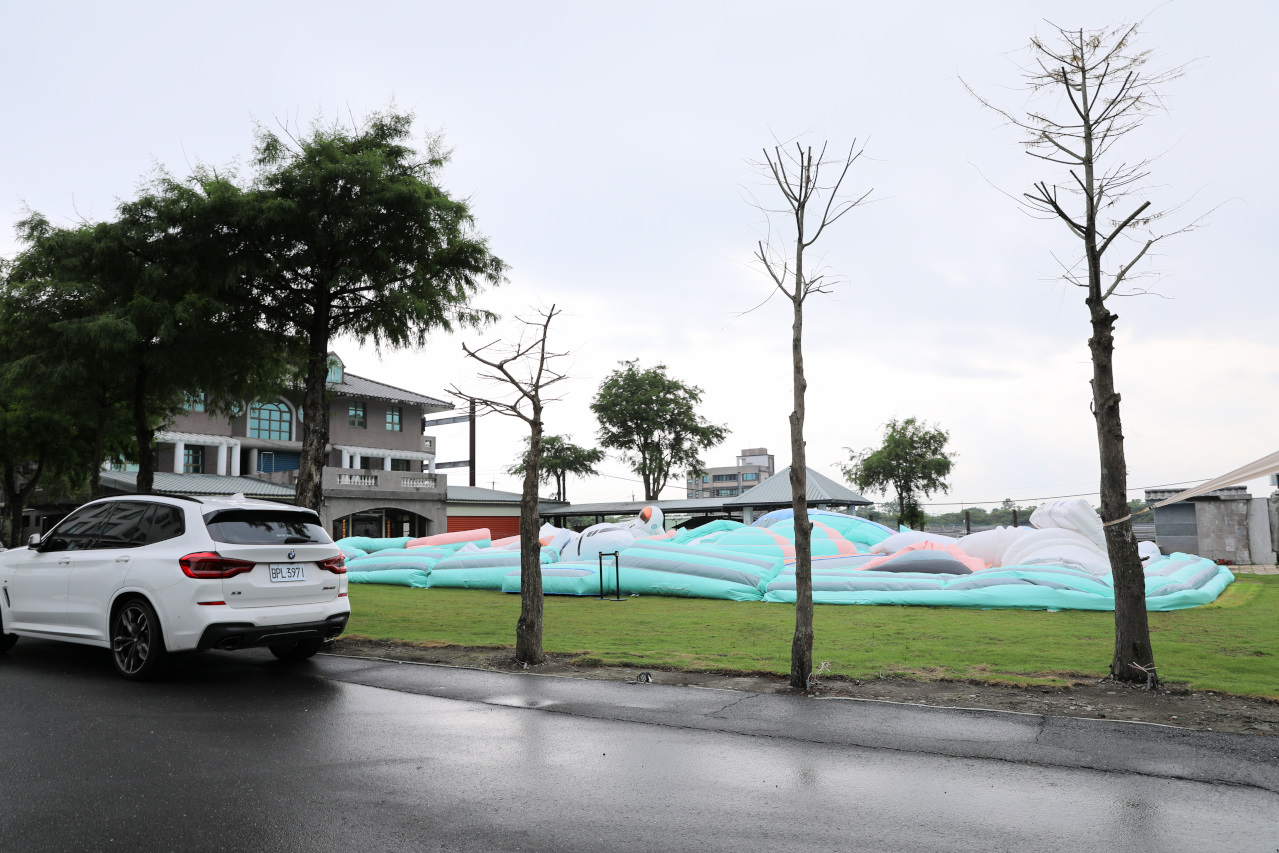 宜蘭礁溪親子渡假住宿推薦! White House 白宮渡假勝地 超大親子房,還有室內球池遊戲區.電動車出借.戶外大草地.泳池/兒童池 - 奇奇一起玩樂趣