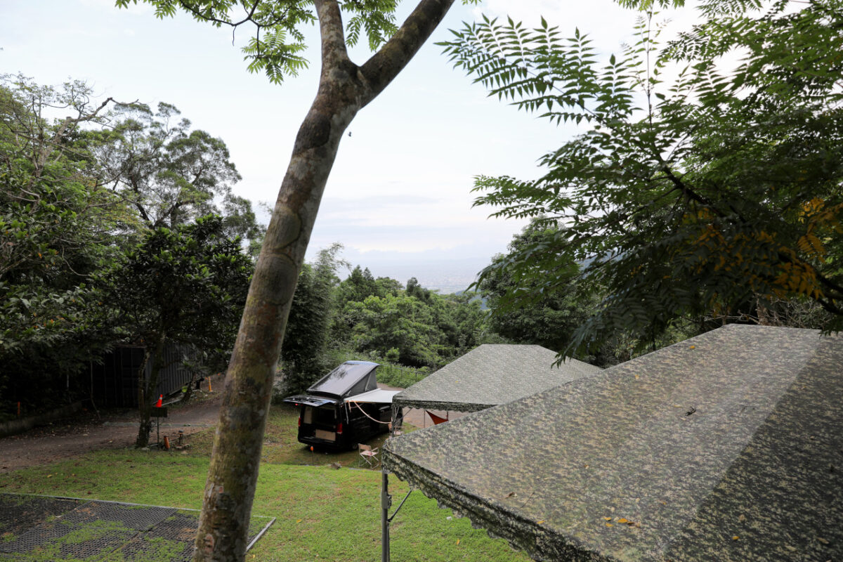 宜蘭百萬夜景露營地推薦! 鷗漫景觀農場 礁溪露營車.景觀山屋.懶人免搭帳豪華露營 - 奇奇一起玩樂趣