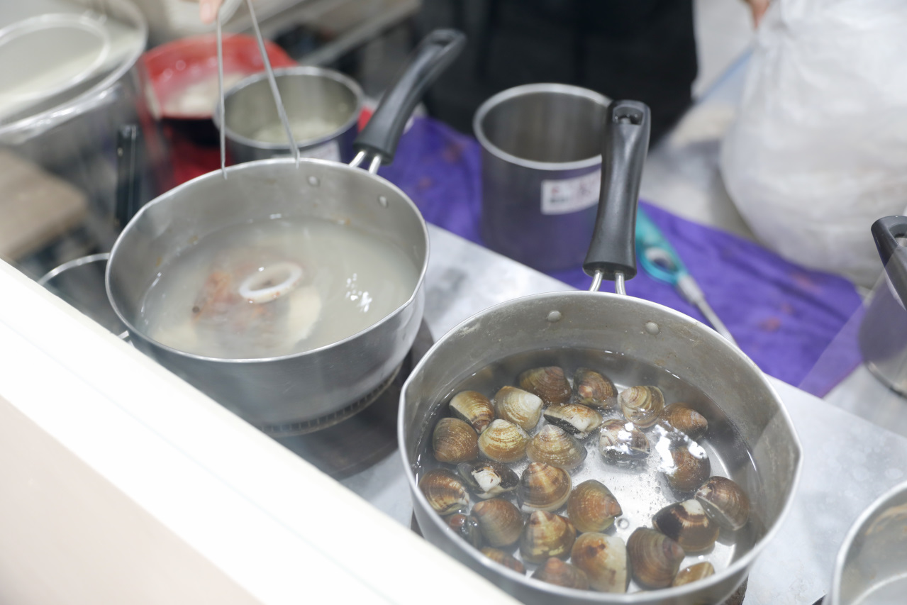 板橋美食推薦! 貝殼兄弟牡蠣麵蛤蜊麵 台北浮誇海鮮麵.近樹林火車站Ubereat外送推薦! - 奇奇一起玩樂趣