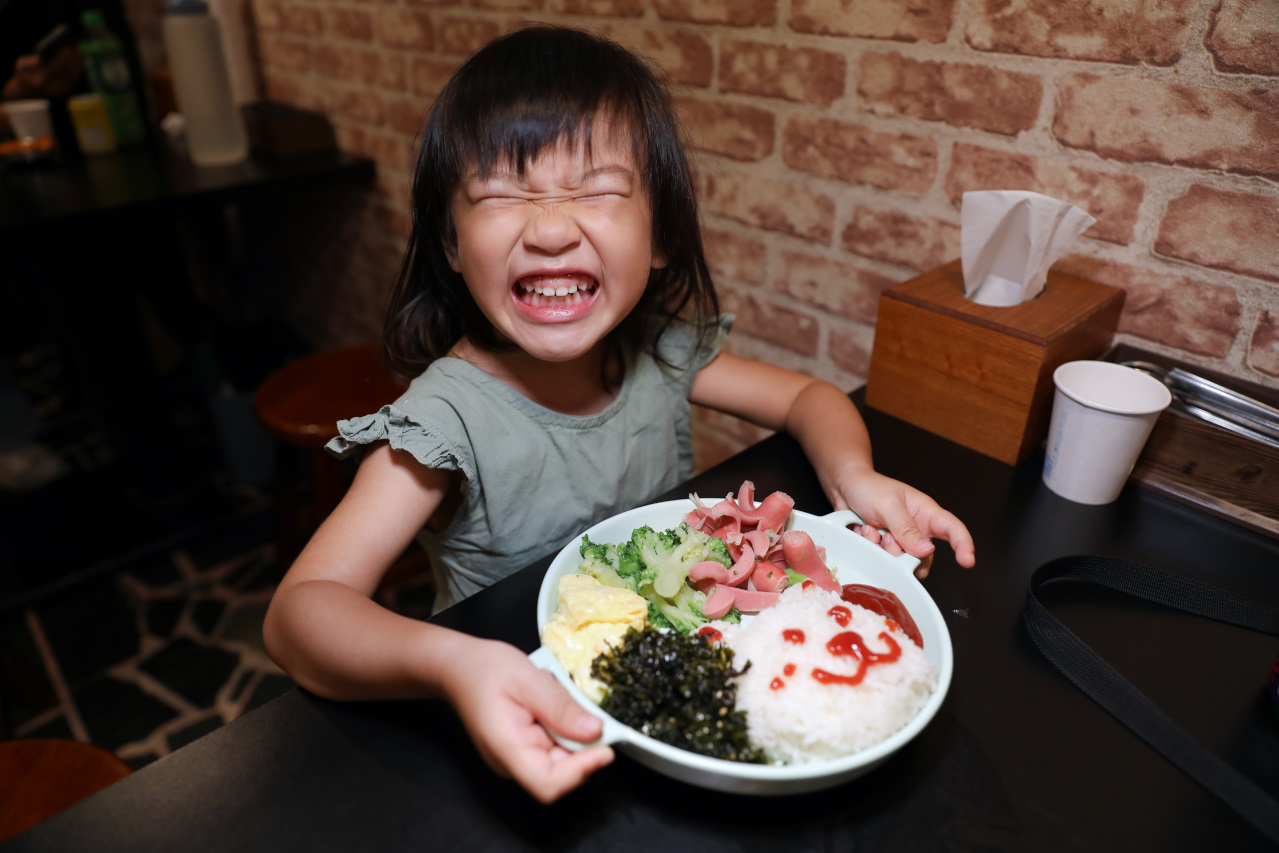 桃園平價韓式料理推薦! 韓歐尼韓式料理(慈文店) 韓國燒酒.起司泡菜石鍋拌飯.海鮮豆腐鍋.辣炒年糕 - 奇奇一起玩樂趣