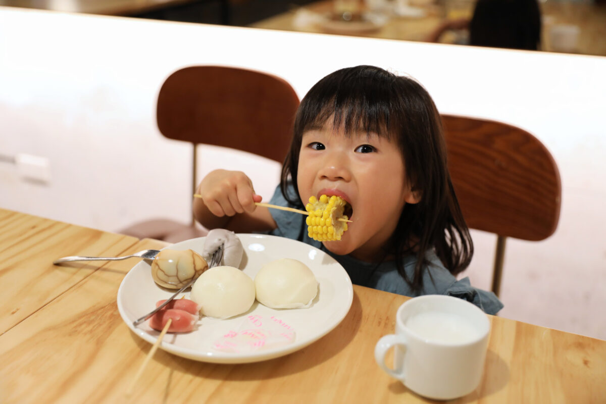 宜蘭新月廣場住宿推薦! 宜蘭東旅 住宿按摩.寵物友善.日式早餐.暖胃宵夜 宜蘭親子兩天一日遊行程推薦蘭陽動植物王國 - 奇奇一起玩樂趣