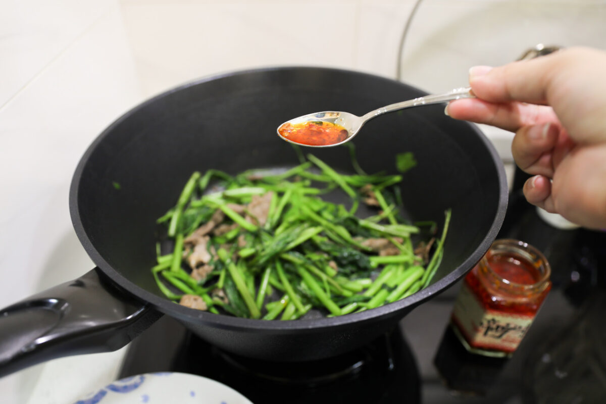 朝天椒辣椒醬推薦! 純手工限量 帝方味辣椒醬 炒菜炒飯炒麵當沾醬，一瓶料理萬用! - 奇奇一起玩樂趣