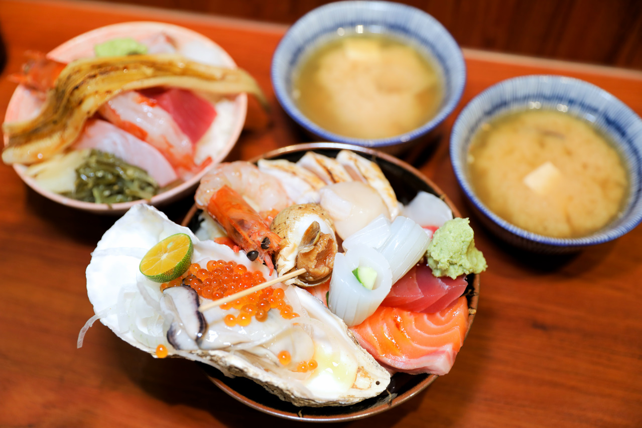 林口生魚片丼飯推薦! 林日式料理 超厚生魚握壽司,驚喜版生魚丼飯 - 奇奇一起玩樂趣