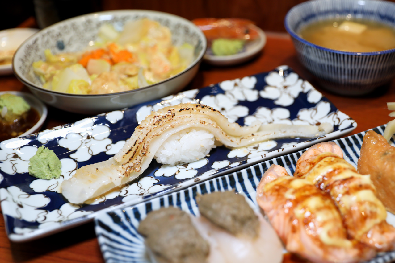 林口生魚片丼飯推薦! 林日式料理 超厚生魚握壽司,驚喜版生魚丼飯 - 奇奇一起玩樂趣