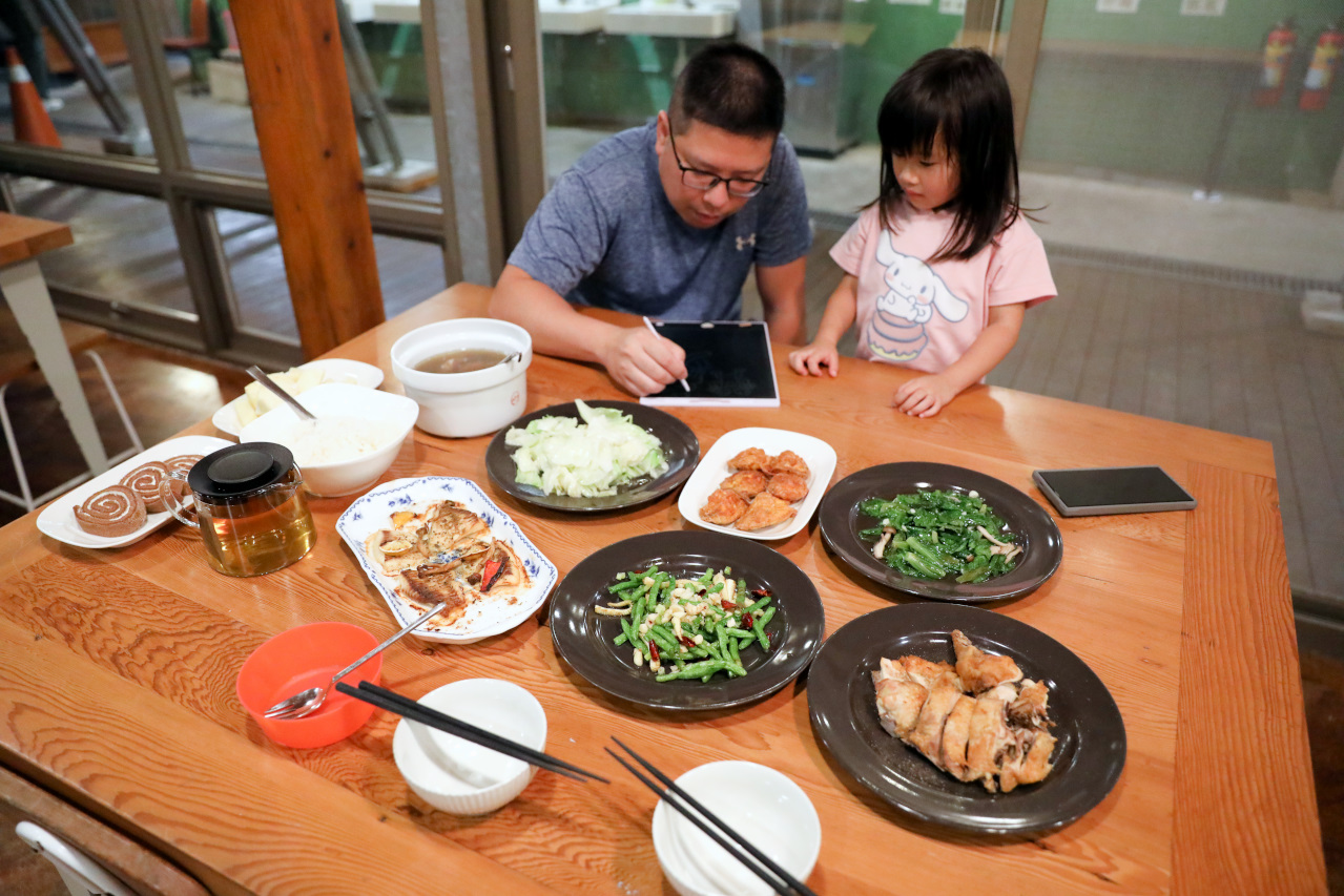 南投鹿谷住宿推薦! 鳳凰‧森之鳴 鳳凰自然教育園區 森林小木屋一泊二食 夜間生態探索 - 奇奇一起玩樂趣