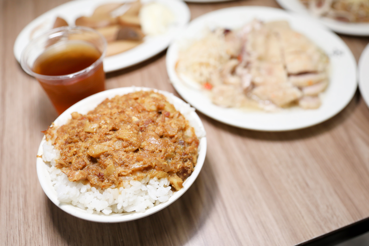 土城區美食推薦! 海山米粉湯 海山美食小吃.黑白切滷味 - 奇奇一起玩樂趣