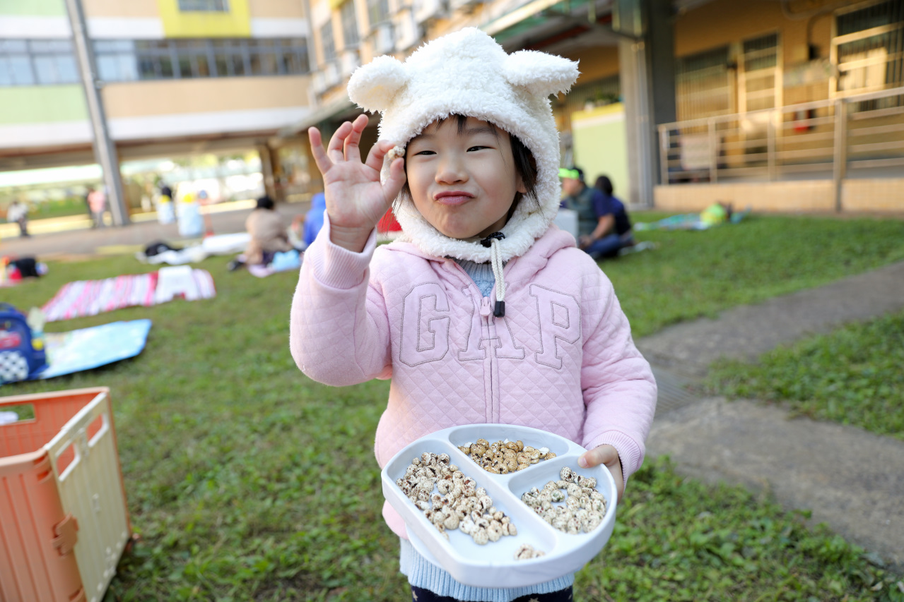 耘初茶食 蹦穀物薏米花 低溫烘烤非油炸小零嘴 適合小小孩吃的健康天然零食推薦! - 奇奇一起玩樂趣