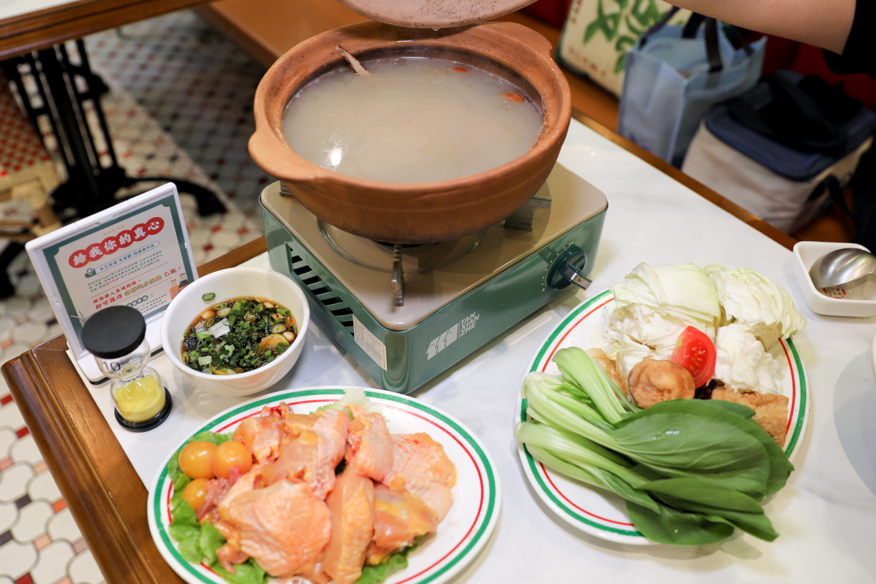 桃園藝文特區港式茶餐廳推薦! 永芯茶檔 茶餐廳(南平店) 超好吃牛筋牛肉撈麵.粵式雞煲.西多士.菠蘿油 - 奇奇一起玩樂趣