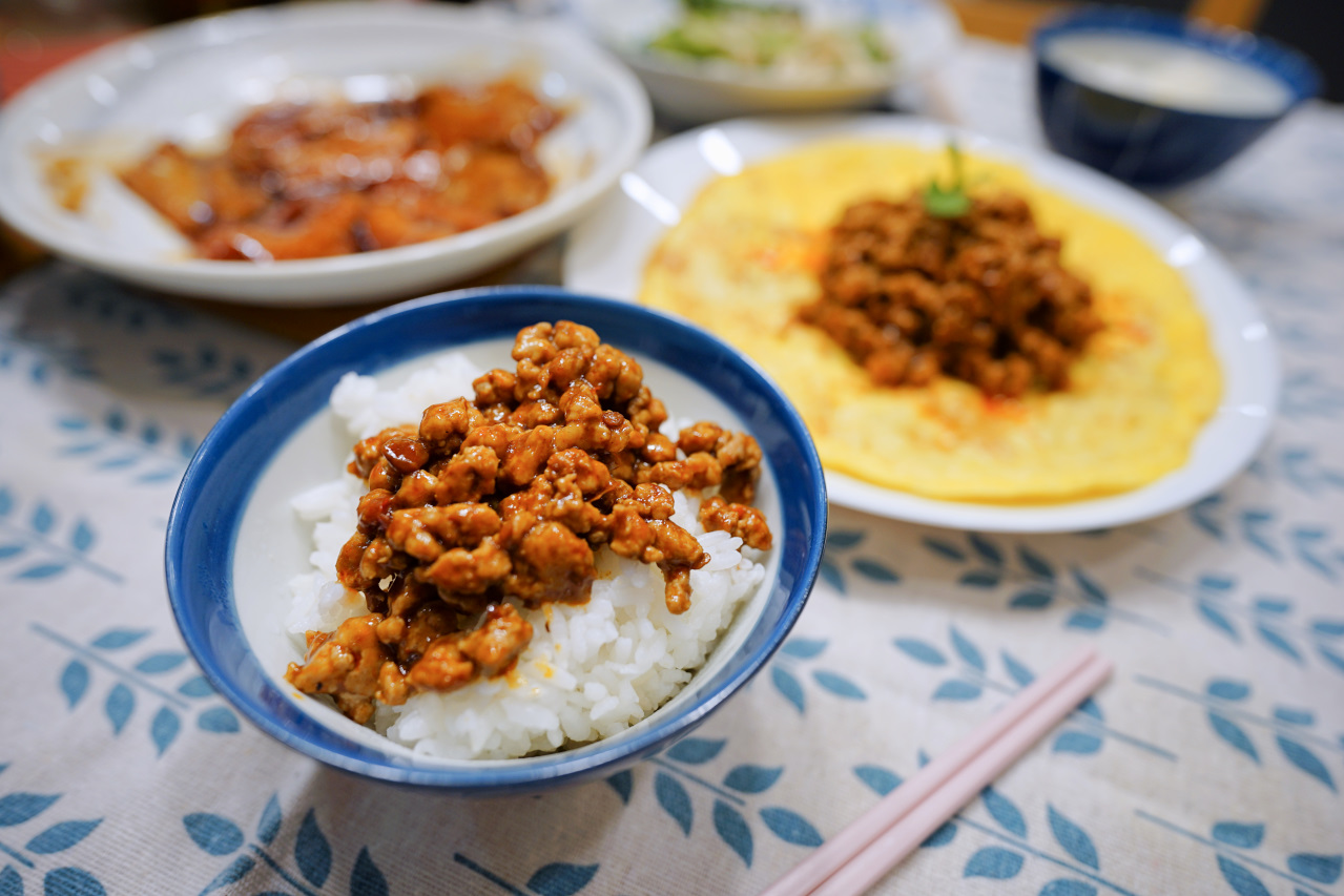 全聯小磨坊麻婆醬推薦! 懶人零失敗料理食譜 麻婆烘蛋.麻婆肉燥飯 - 奇奇一起玩樂趣